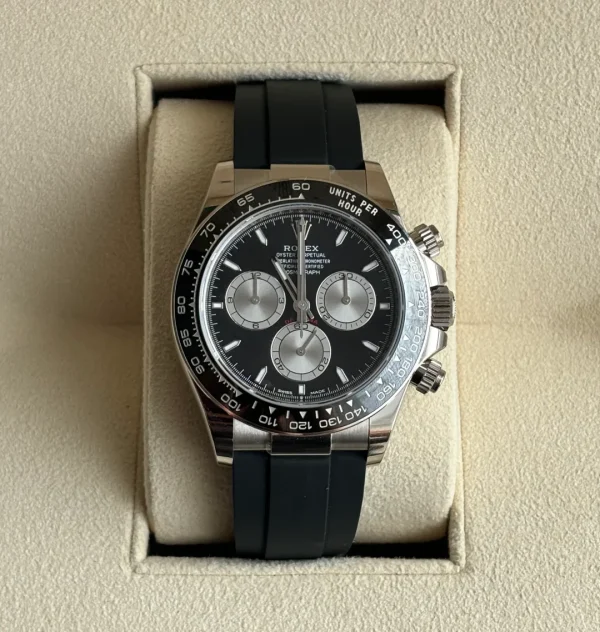 Rolex Cosmograph Daytona Series Black Dial 40mm 126519-0001 - Image 2