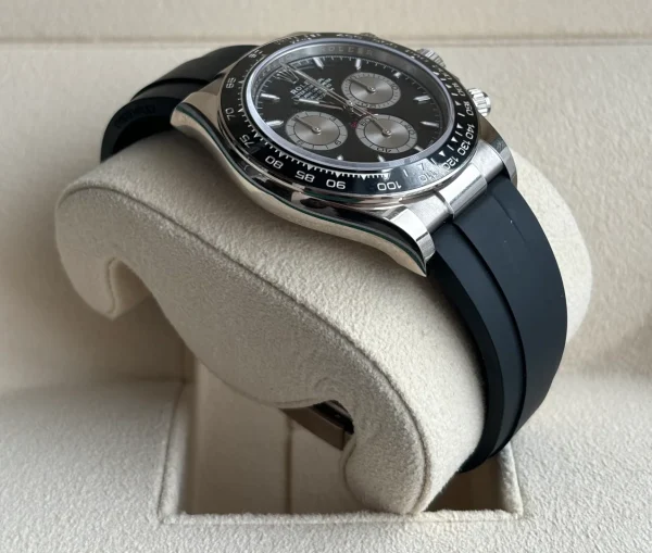 Rolex Cosmograph Daytona Series Black Dial 40mm 126519-0001 - Image 3