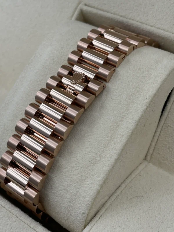 Rolex Day-Date Series Automatic Mechanical Movement 40mm Silver Dial Everose Case 228235-0004 - Image 5