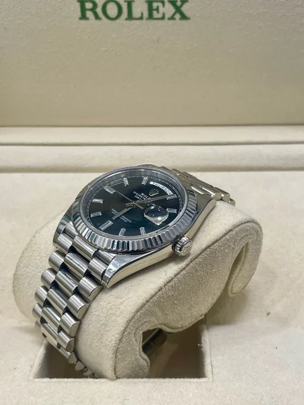 Rolex Day-Date Automatic Mechanical Movement 40mm Black Dial Scratch-resistant Sapphire Mirror 228239-0005 - Image 3