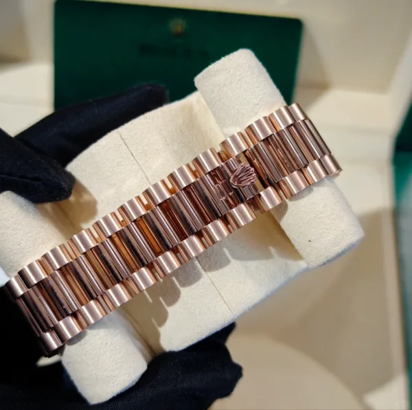 Rolex Day-Date Automatic Mechanical Movement 40mm Green Dial Case/Strap Rose Gold 228235-0025 - Image 5