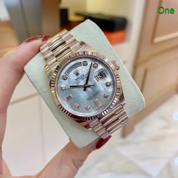 Rolex Day-Date Series Automatic Mechanical Movement Women’s Watch Swiss Watch 36mm Mother-of-Pearl Dial Rose Gold Case 128235-0029 - Image 2