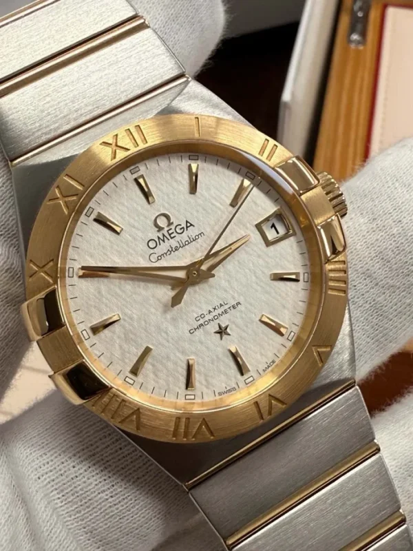 Omega Constellation Series Constellation Watch Automatic Mechanical Movement Waterproof Watch Women’s Watch Swiss Watch 35mm Mother-of-pearl Dial Stainless Steel Case Rubber Strap 121.17.35.50.05.001 - Image 2