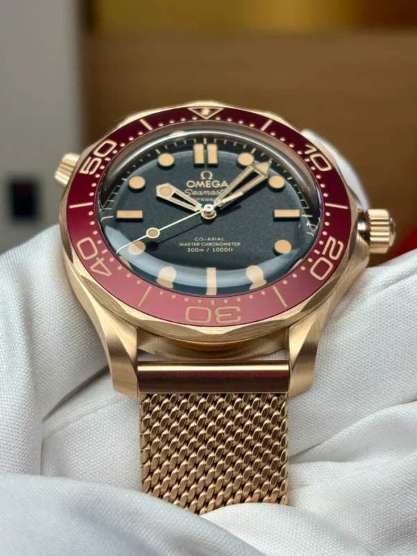OMEGA Seamaster 300m diving watch automatic mechanical movement 42mm black dial 210.90.42.20.01.003 - Image 2