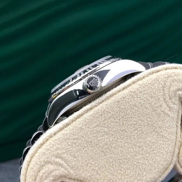 Rolex Ladies Datejust Series Automatic Mechanical Movement Date Women’s Watch 28mm Silver Dial M279174-0017 - Image 9