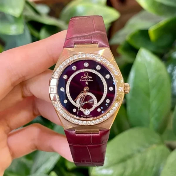 Omega Constellation series automatic mechanical movement anti-magnetic calendar women’s watch Swiss watch 34mm red dial rose gold case crocodile leather strap 131.58.34.20.61.001 - Image 2