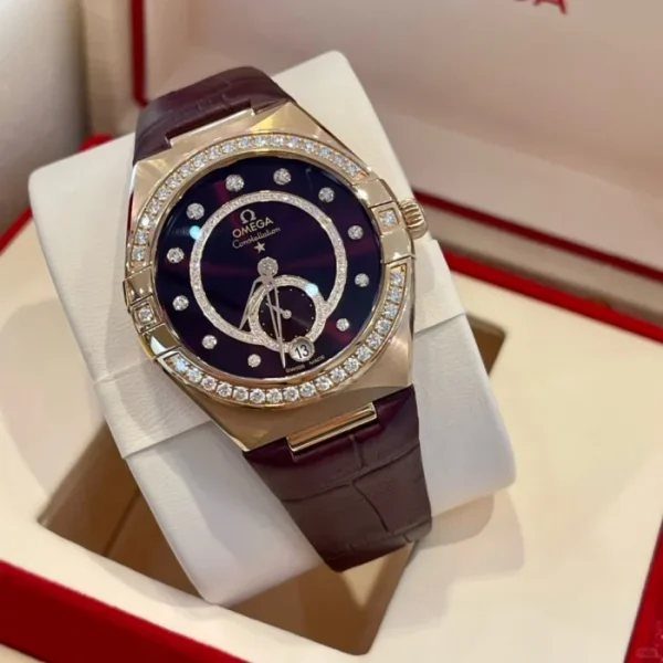 Omega Constellation series automatic mechanical movement anti-magnetic calendar women’s watch Swiss watch 34mm red dial rose gold case crocodile leather strap 131.58.34.20.61.001 - Image 4