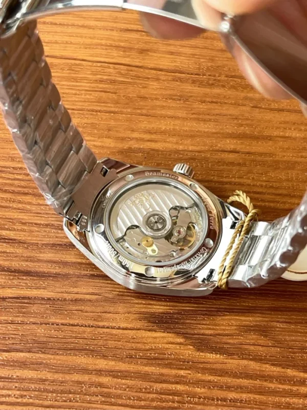 Omega Seamaster AQUA TERRA 150m Automatic Mechanical Movement Chronometer Certified Date Display 150M Waterproof Men’s Watch Swiss Watch 36.2mm Silver Dial Stainless Steel Case 2504.30.00 - Image 6
