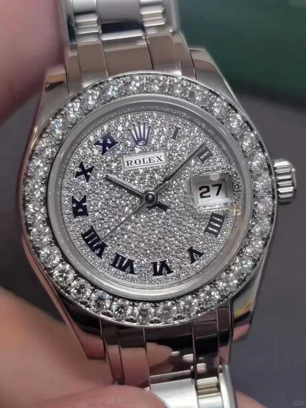Rolex PEARLMASTER automatic mechanical movement date display Roman hour markers women’s watch Swiss watch 29mm silver dial white gold case 80299 pavé diamond plate - Image 2