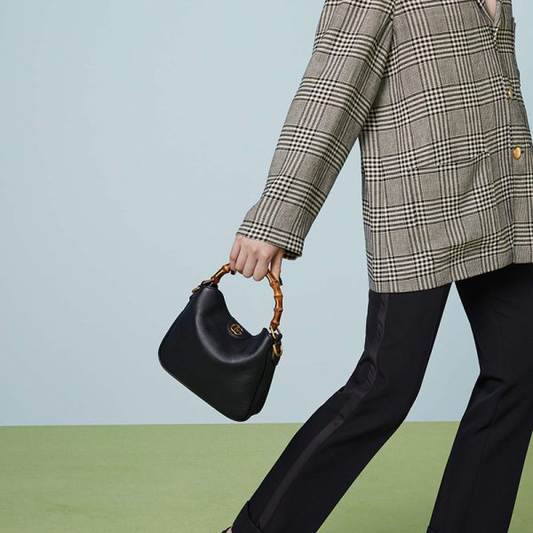 Gucci small black leather bamboo handle shoulder bag - Image 2