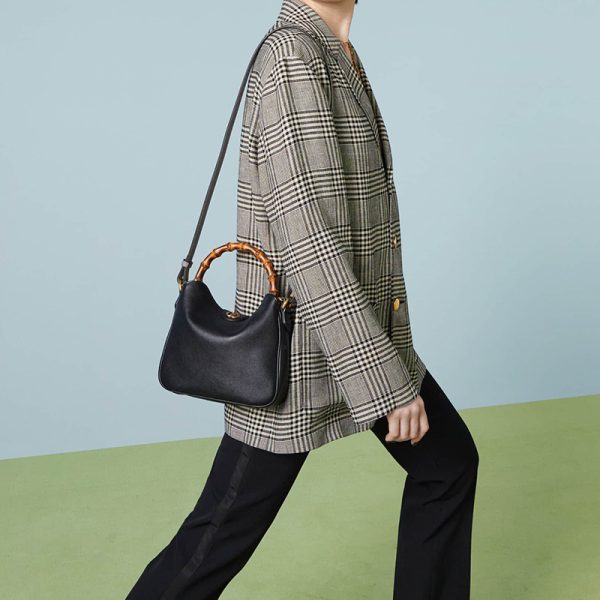 Gucci small black leather bamboo handle shoulder bag - Image 3