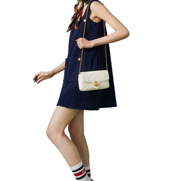 Gucci White Quilted V-shaped Leather Shoulder Bag with Card Clip Chain - Image 3