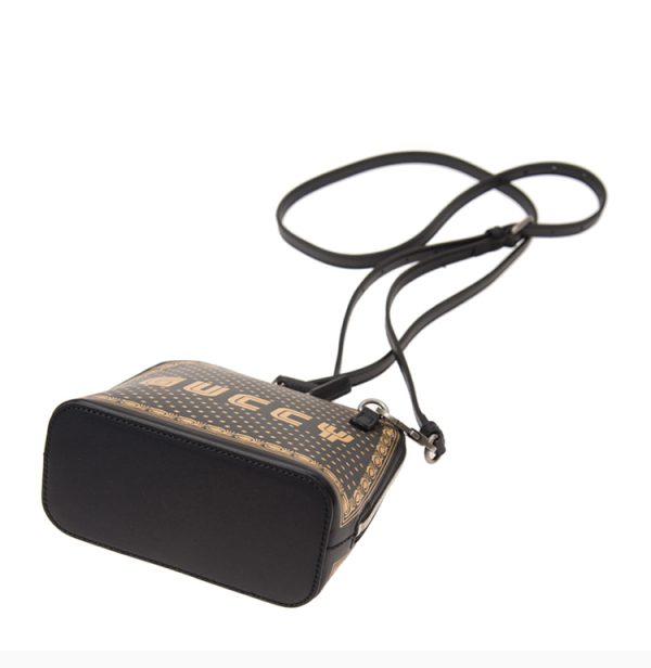 Gucci black cowhide large logo printed single shoulder crossbody bag - Image 5