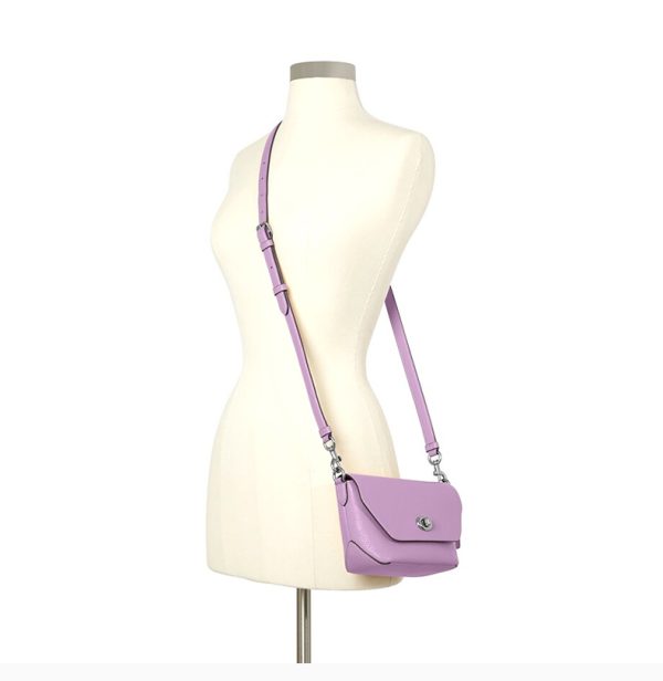 Coach solid color pebble leather shoulder bag - Image 5