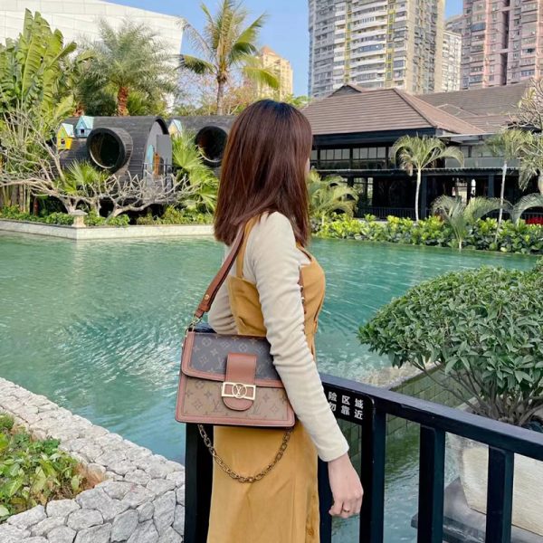 LV vintage leather patchwork metal chain shoulder crossbody bag - Image 6